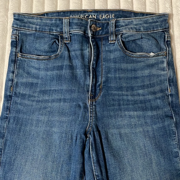 American Eagle Super High Rise Jegging | Size 6 Short - Picture 3 of 10